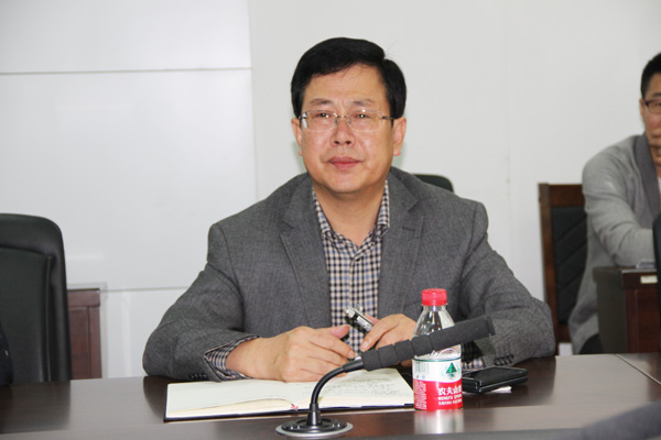 田伏虎副书记主持